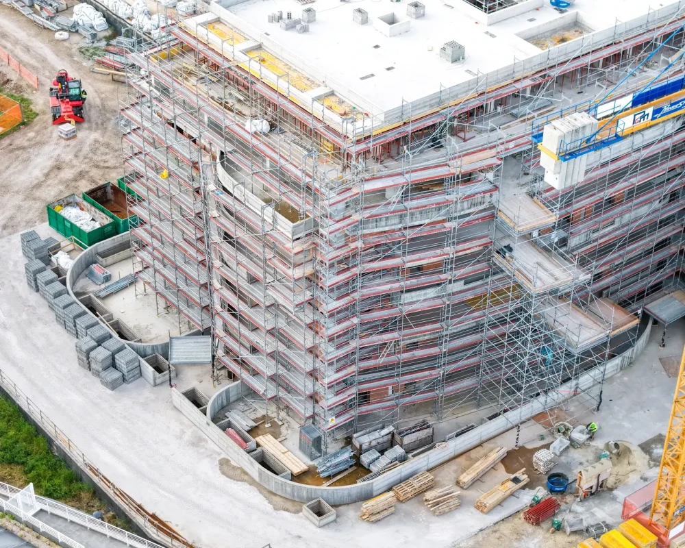 Cantiere_Costruzione palazzine_Ponteggi Layher_Monoblocco